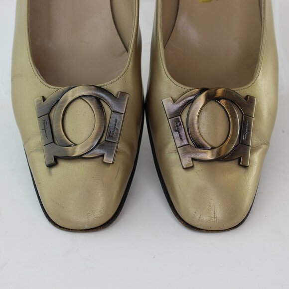 Salvatore Ferragamo Buckled Kitten Heel Pump (8 US) - Picture 5 of 9